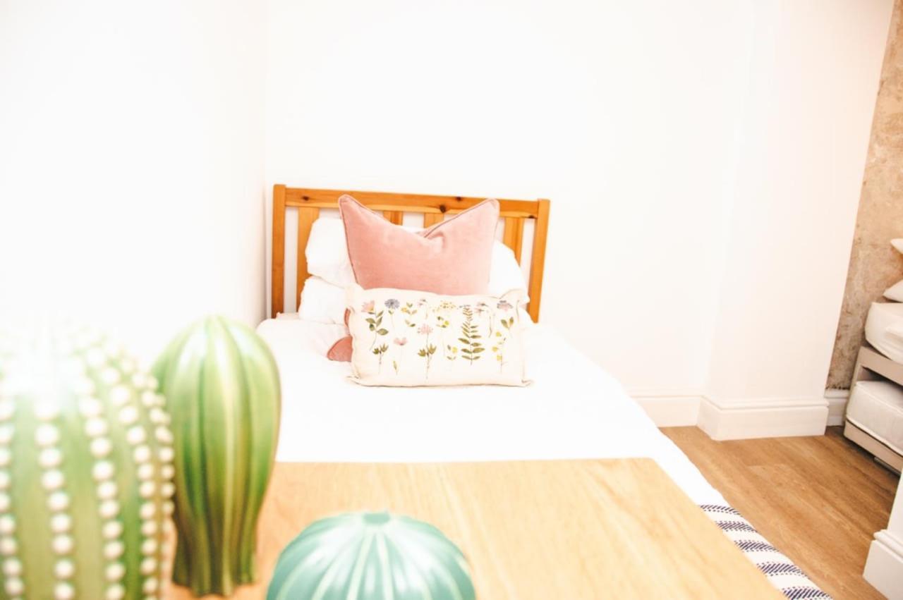 Garden Flat In Period Property Centrally Located บาธ ภายนอก รูปภาพ